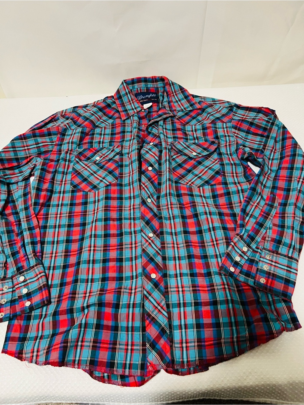 Men’s Vintage Wrangler Plaid Snap-Down Men’s Shirt in Red and Teal